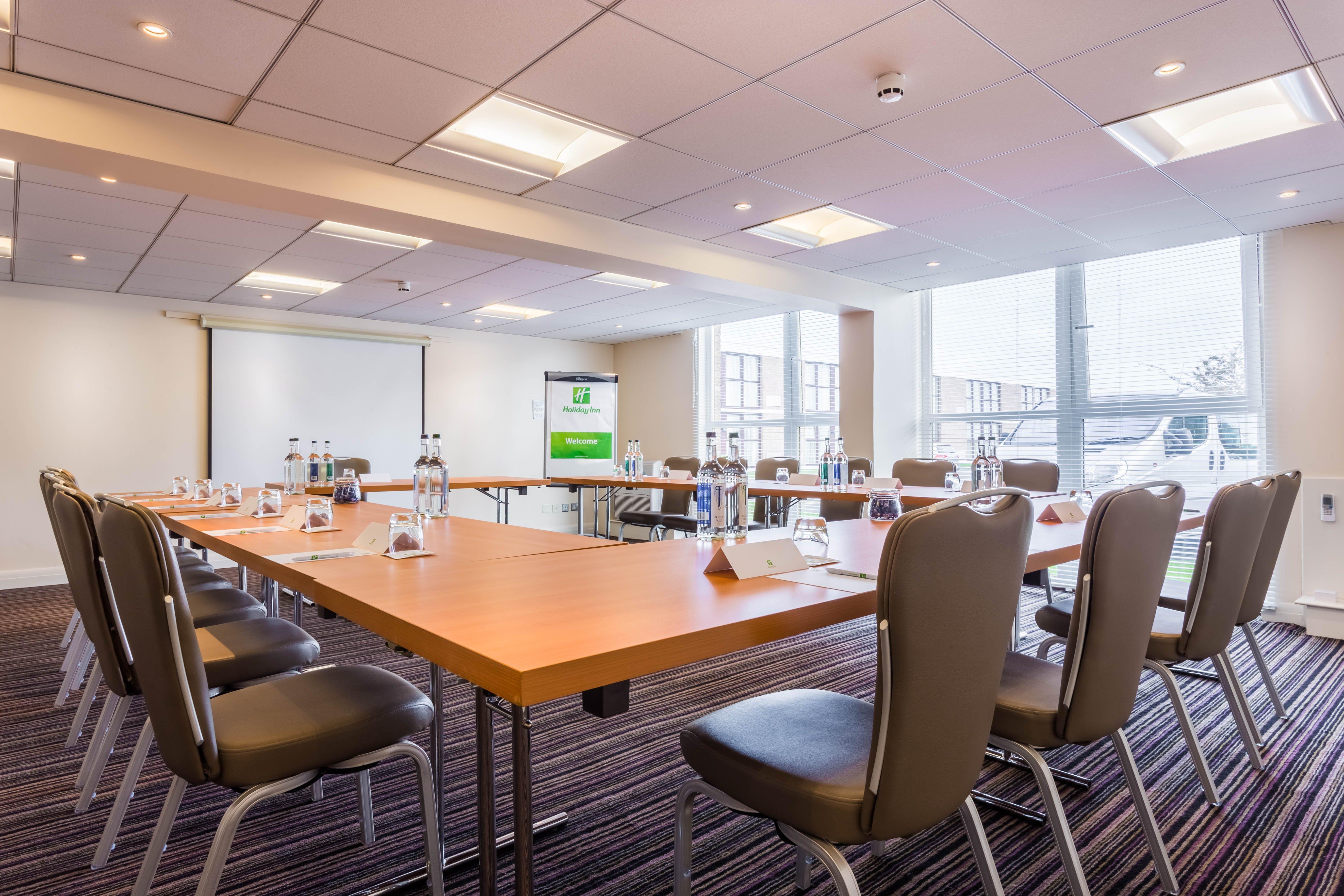 Holiday Inn Newcastle Gosforth Park By Ihg Seaton Burn Bagian luar foto