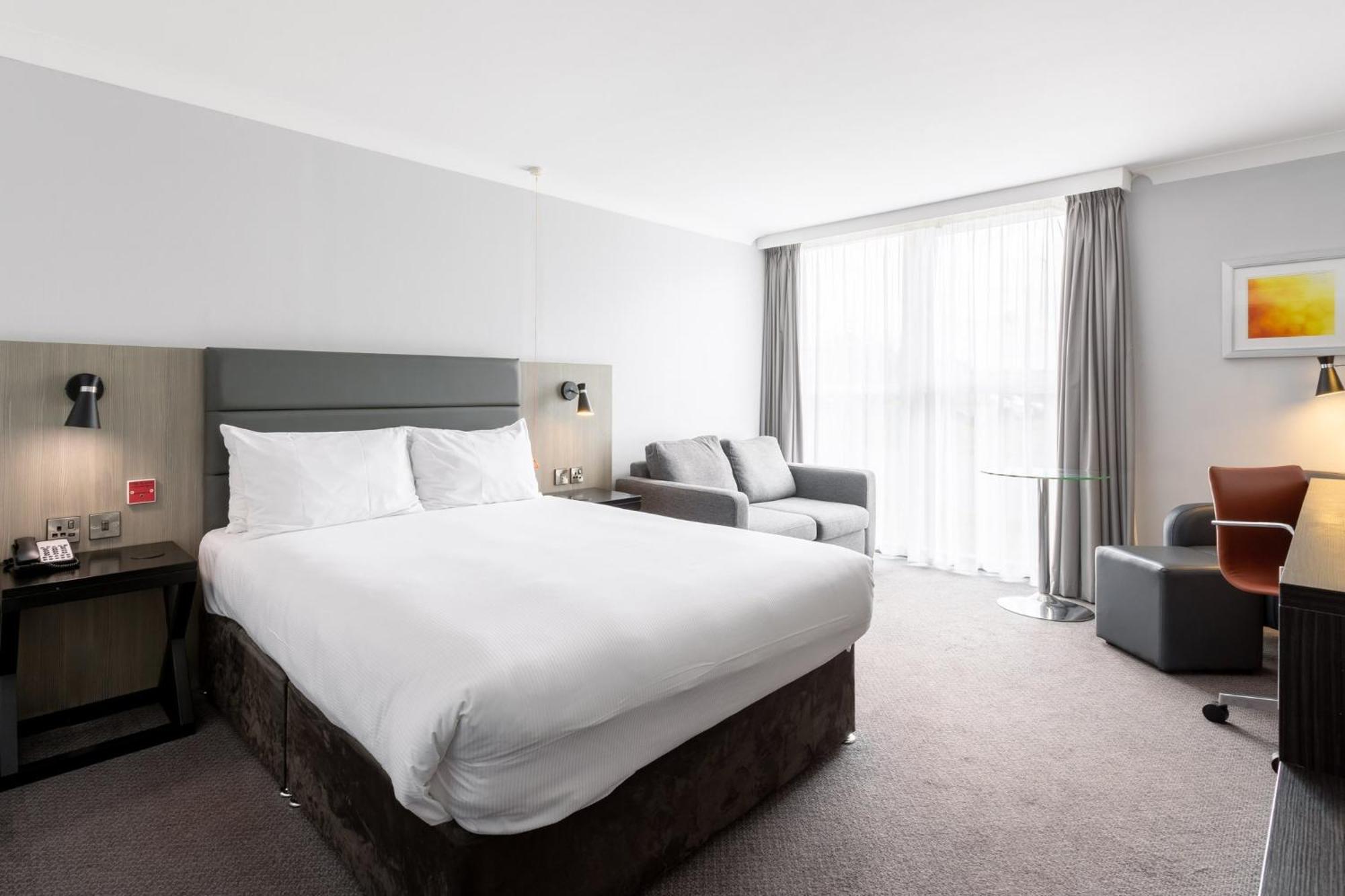 Holiday Inn Newcastle Gosforth Park By Ihg Seaton Burn Bagian luar foto