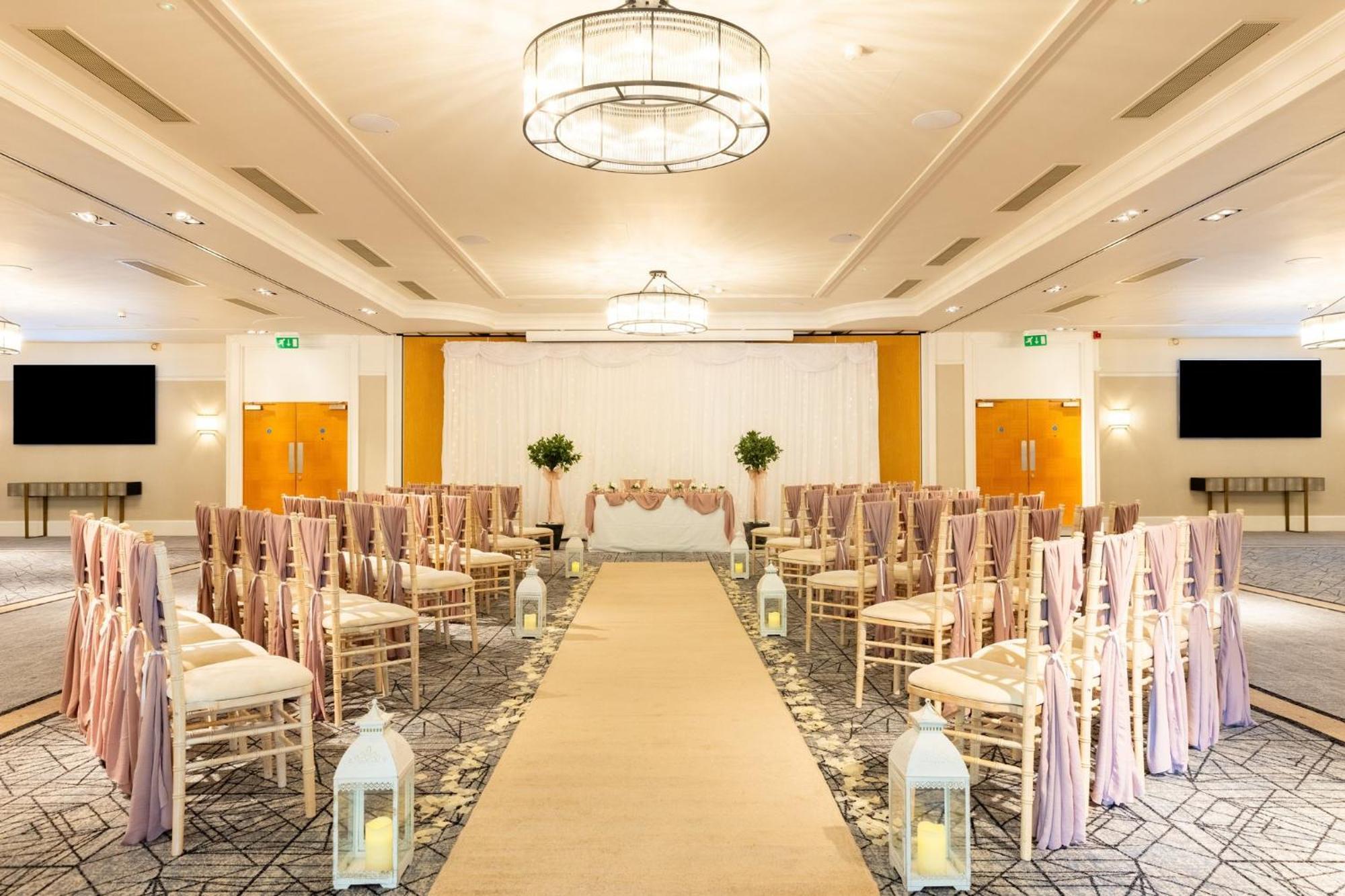 Holiday Inn Newcastle Gosforth Park By Ihg Seaton Burn Bagian luar foto