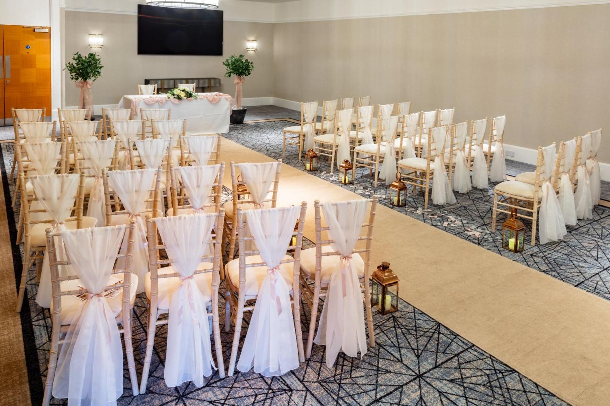 Holiday Inn Newcastle Gosforth Park By Ihg Seaton Burn Bagian luar foto