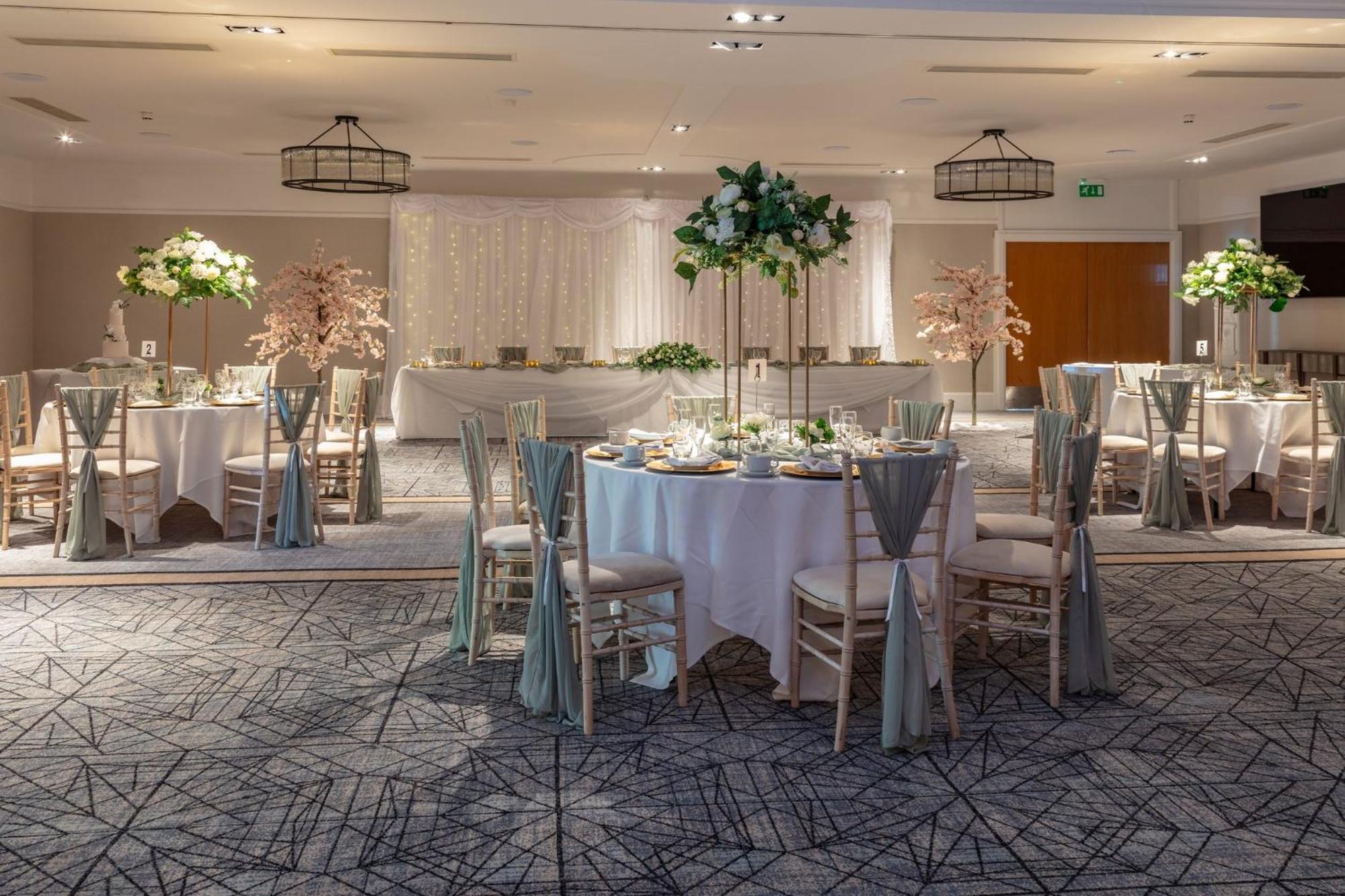 Holiday Inn Newcastle Gosforth Park By Ihg Seaton Burn Bagian luar foto